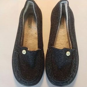 Roxy slip on Shoes with wool like inside